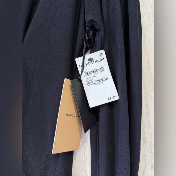 Halogen Womens Top Black Long Sleeve Tee V Neck Round Hem Stretch Size M NWT - Picture 4 of 4